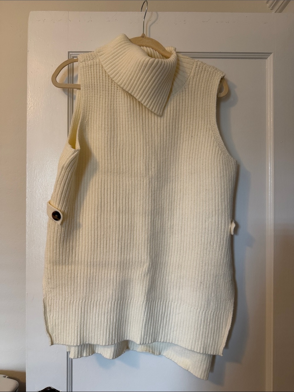 Anthropologie Cream Sleeveless Ribbed Turtleneck Sweater